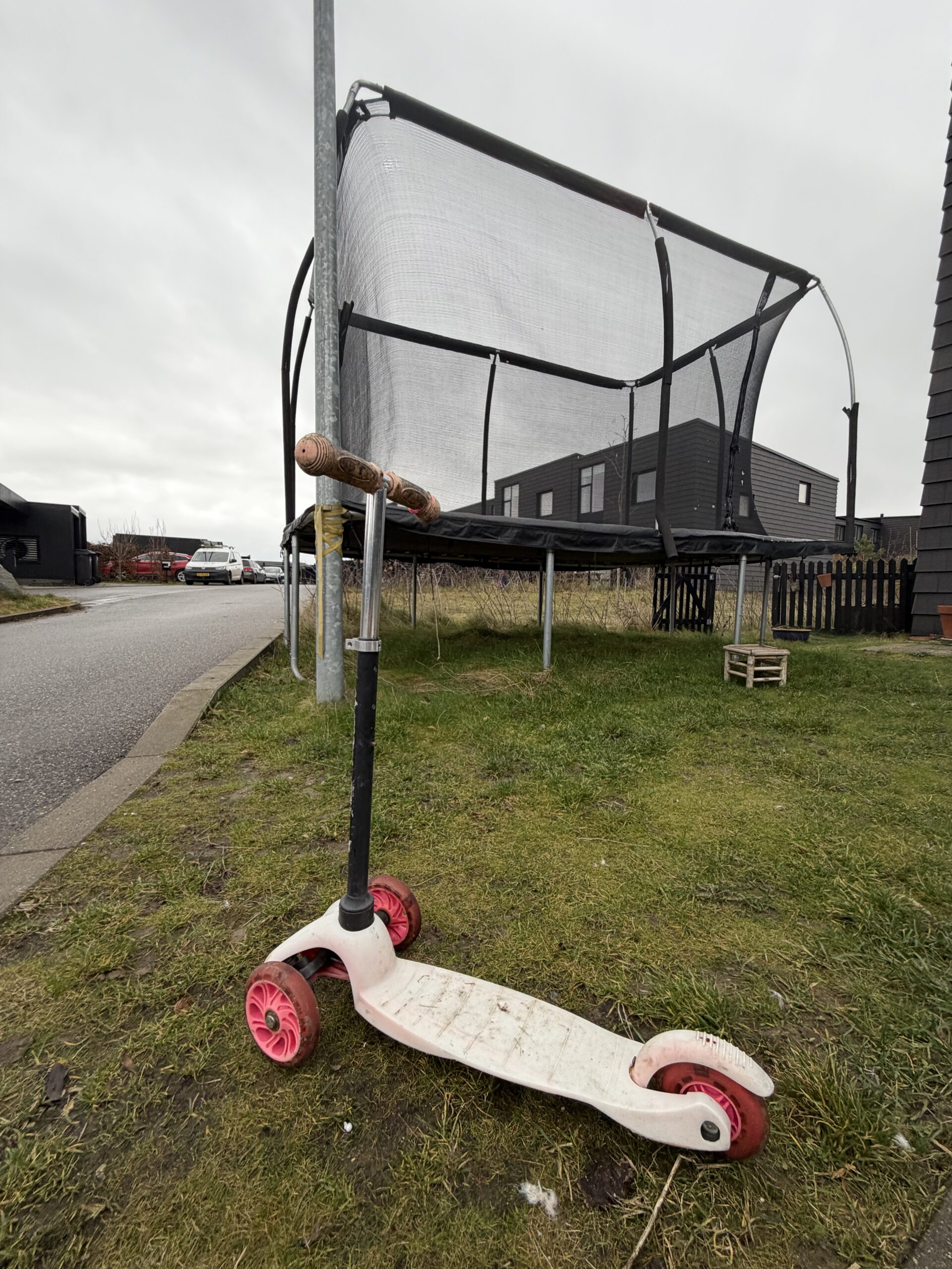 Alene i Blovstrød - hvor er alle henne?