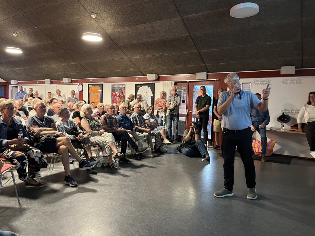 Henrik Østergaard, formand for Blovstrød Vandværk, fortalte om sine bekymringer for at placere industri i vandværkets indvindingsområde.
